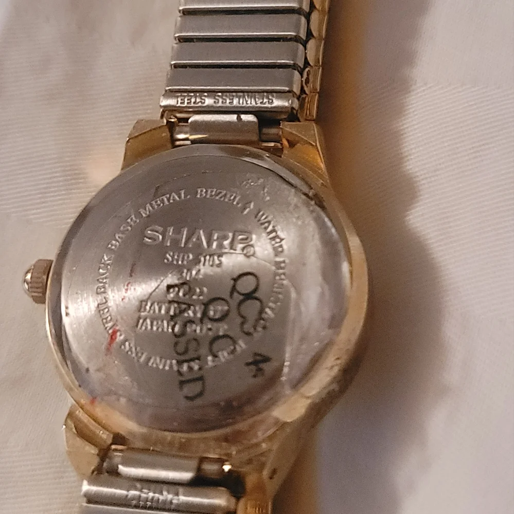 NOS NEW Sharp Ladies Watch Date SHP 5105 Vintage Goldtone Expanding Metal Band‎